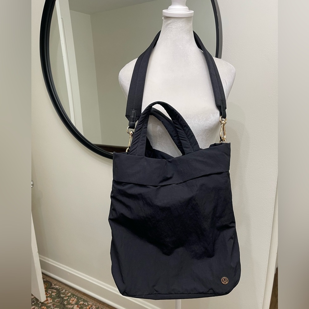 NWOT LULULEMON Principal Large Bag 30L - Picture 8 of 13
